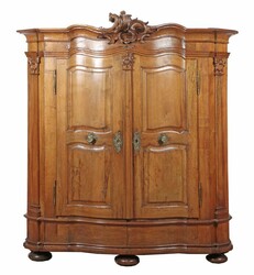 Rokoko-Schrank 2. Hälfte 18. Jh., Nussbaum massiv, gespalten ...