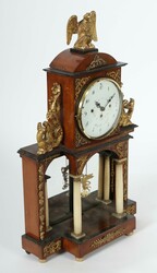 Wiener Empire-Uhr Anfang 19. Jh., Emaillezifferblatt bez. ...