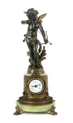 Kaminuhr mit Amorfigur Frankreich, 19. Jh., Emaillezifferblatt mit ...