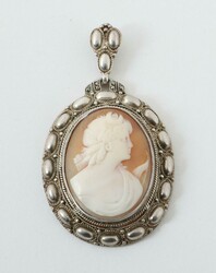 Kamee-Anhänger T. Fahrner Um 1930, Anhänger mit Muschelkamee von ...