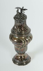 Zuckerstreuer Augsburg, um 1800, Silber, ca. 175 g, runder ...