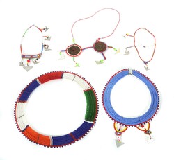 Konvolut 5 Massai Perlschmuck Kenia, Ngorogoro Krater, aufgereihte ...