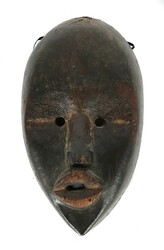 Muttermaske eines Knabenlagers Dan, westliche Elfenbeinküste, Holz ...