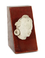 Weiblicher Kopf Gandhara, Pakistan, ca. 2.-5. Jh. n. Chr., beiger ...