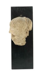 Kopf eines Mannes Gandhara, Pakistan, ca. 2.-5. Jh. n. Chr., ...