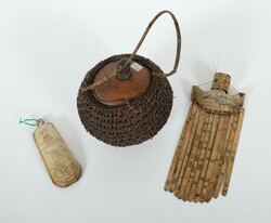 Konvolut Sumatra Indonesien, bestehend aus einem Behälter aus der ...