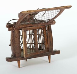 Vogelfalle Indonesien, Lombok, Käfigkonstruktion aus Holz und Halmen ...