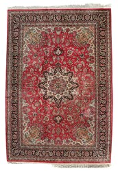 Medaillon-Seidenteppich um 1980, Seide auf Seide, in der Außenborte ...