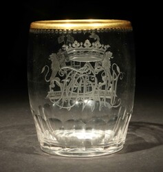Wappenbecher Deutsch, 19. Jahrhundert. Manganstichiges Glas, ...