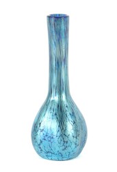 Kleine Langhalsvase ''cobalt Papillon'' Loetz Wwe., Klostermühle, um ...