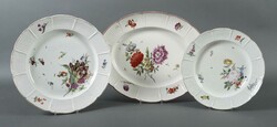 Drei große Platten Ludwigsburg, 18. Jahrhundert. Porzellan, glasiert ...