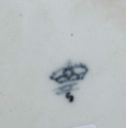 Drei große Platten Ludwigsburg, 18. Jahrhundert. Porzellan, glasiert ...