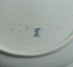 Zwei Teller Ludwigsburg, um 1770. Porzellan, glasiert, in polychromen ...