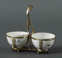 Gewürzmenage Ludwigsburg, um 1770. Porzellan, glasiert, in sehr ...