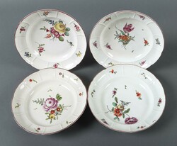 Vier Suppenteller Ludwigsburg, 18./19. Jahrhundert. Porzellan, ...