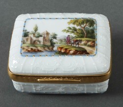 Kleine Tabatière Ludwigsburg, 20. Jahrhundert. Porzellan, glasiert, ...
