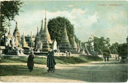 Burma Burma: Unused postcard titled ‘Pagodas. Mandalay’. (B28069)
