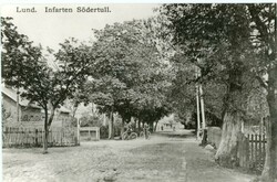 Sweden Sweden: Unused photo postcard titled ‘Lund. Infarten ...