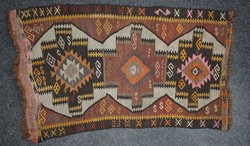 750: Carpets, Textiles