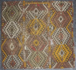 750: Carpets, Textiles