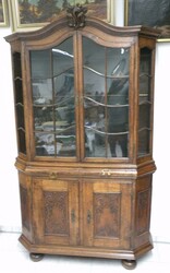 Barock-Aufsatzvitrine geschnitzt, 18. Jhd., Eiche, 124 cm breit, 215 ...