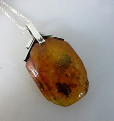 550.30: Schmuck, Ketten / Colliers / Anhänger