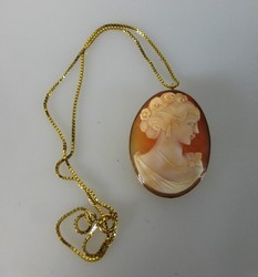 550.40: Schmuck, Broschen / Nadeln