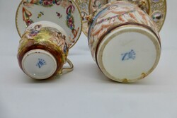 3 Porzellanteile mit Capodimonte Dekor, um 1900, Mokkatasse mit UT (h ...