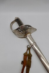 Englischer Offiziersdegen, durchbrochenes Bügelgefäß mit Krone und ...