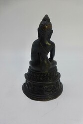 Skulptur des Buddha, Bronze dunkel patiniert, sitzend auf Lotussockel ...