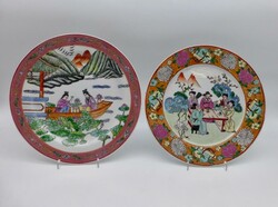 China, 2 Porzellanteller, ein Teller mit Frauen auf einem Lotosteich ...