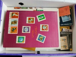 Fundgrube, Kästchen mit VR-China-Sonderbuch, 31 postfrischen ...