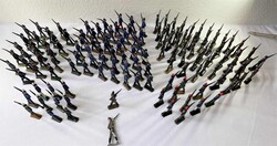 Plastische Zinnfiguren-Konvolut, kleine Sammlung von 135 plastischen ...