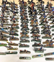 Plastische Zinnfiguren-Konvolut, kleine Sammlung von 88 plastischen ...