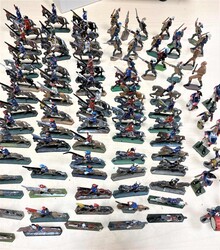 Plastische Zinnfiguren-Konvolut, kleine Sammlung von 92 plastischen ...