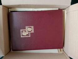 Cuba, kleiner Karton mit Dubletten in Steckbüchern und auf ...