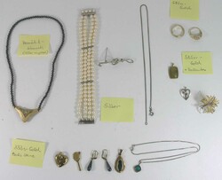 550.70: Jewelry, Lots