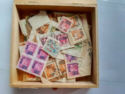 China, Dublettenbestand in 2 Kästchen und einem Steckbuch, dabei ein ...