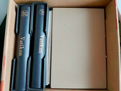 Vatikan, Karton mit 2 Alben 4 Schuhkartons mit Abo-Tüten (teils ...