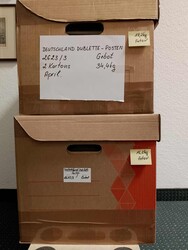 08.04.2026: 2 Kartons, Gewicht  35 kg.Bund und DDR-Dubletten-Posten, ...