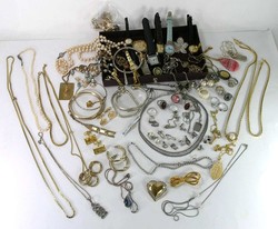 550.90: Schmuck, Sets