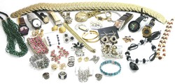 550.90: Schmuck, Sets