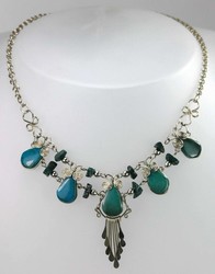 550.30: Schmuck, Ketten / Colliers / Anhänger