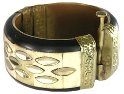 550.20: Schmuck, Armreife/Armbänder