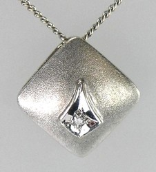 550.30: Schmuck, Ketten / Colliers / Anhänger