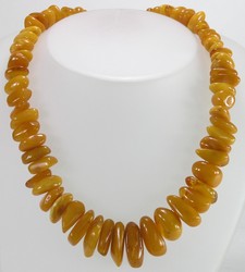 550.30: Schmuck, Ketten / Colliers / Anhänger