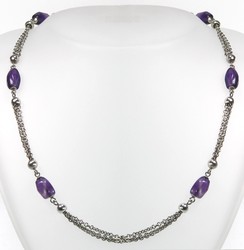 550.30: Schmuck, Ketten / Colliers / Anhänger