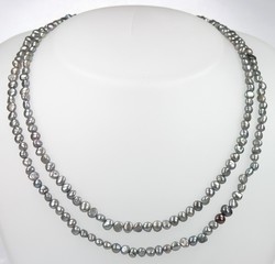 550.30: Schmuck, Ketten / Colliers / Anhänger