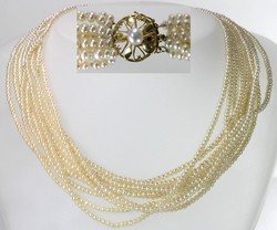 550.30: Schmuck, Ketten / Colliers / Anhänger