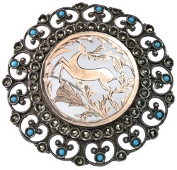 550.40: Schmuck, Broschen / Nadeln